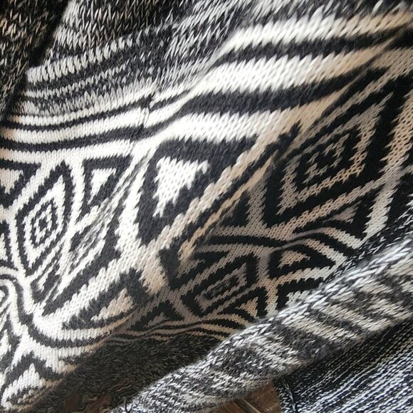 Billabong Open Front Cardigan Tribal Aztec Fringe Black/White Sweater Size S - Picture 5 of 12